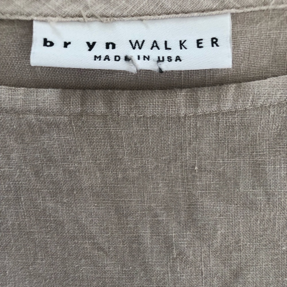 bryn Walker Taupe Button-Side Linen Tunic - Picture 9 of 10
